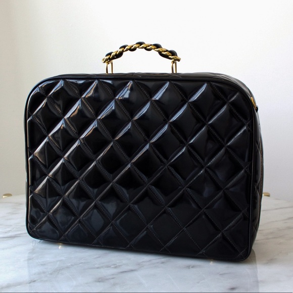 Chanel Vintage Spring 1995 Black Quilted Patent Leather Large 95P Vanity Bag - Picture 5 of 16